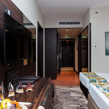 M Hotel Makkah By Millennium Mecca Exterior foto A room at the hotel