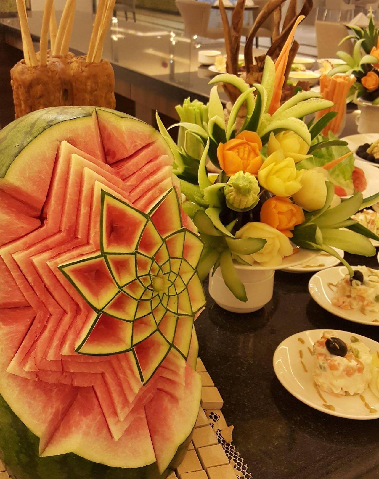 M Hotel Makkah By Millennium Mecca Exterior foto Fruit carving