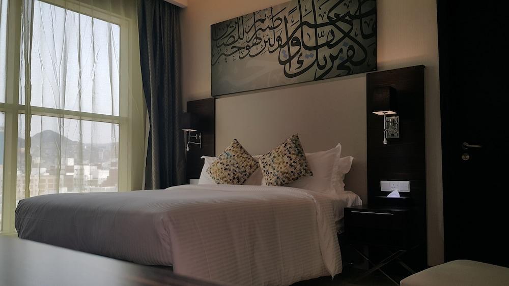 M Hotel Makkah By Millennium Mecca Exterior foto A room at the hotel