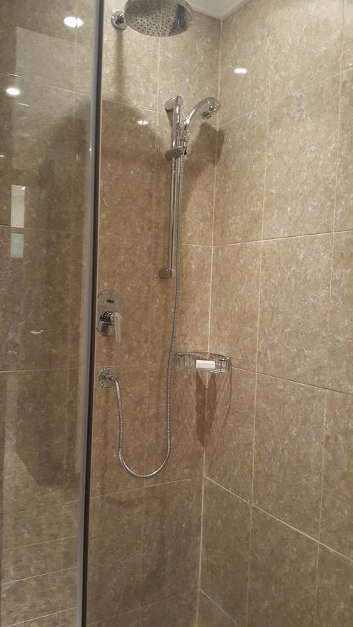 M Hotel Makkah By Millennium Mecca Quarto foto Shower