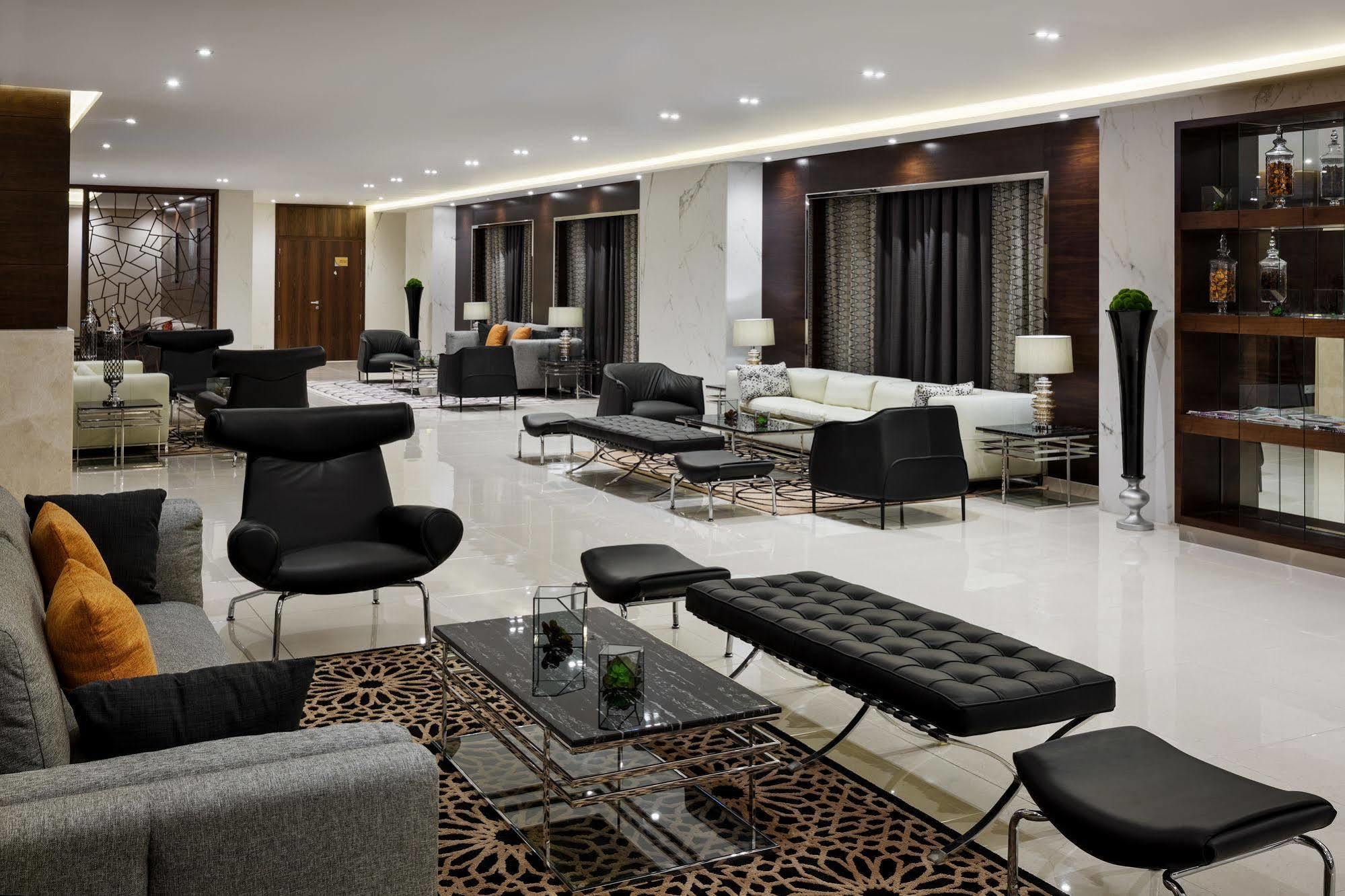 M Hotel Makkah By Millennium Mecca Exterior foto The hotel lobby
