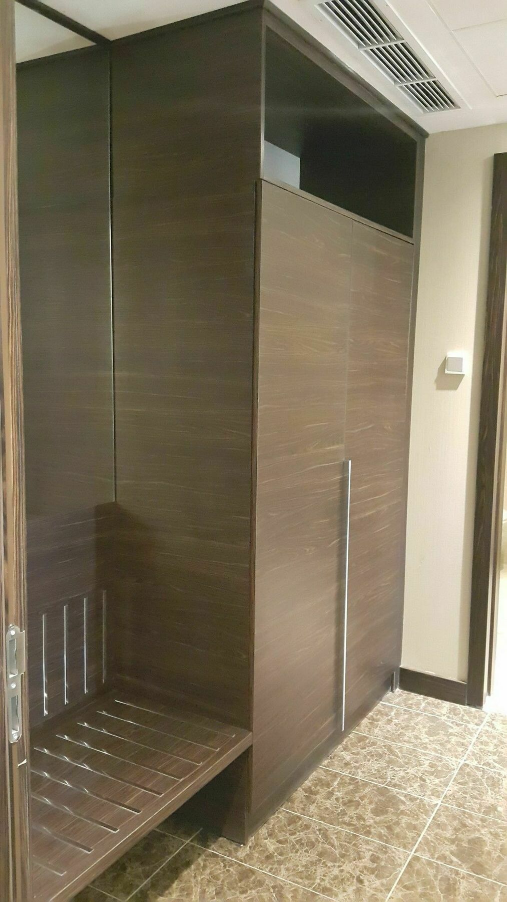 M Hotel Makkah By Millennium Mecca Exterior foto A sliding door